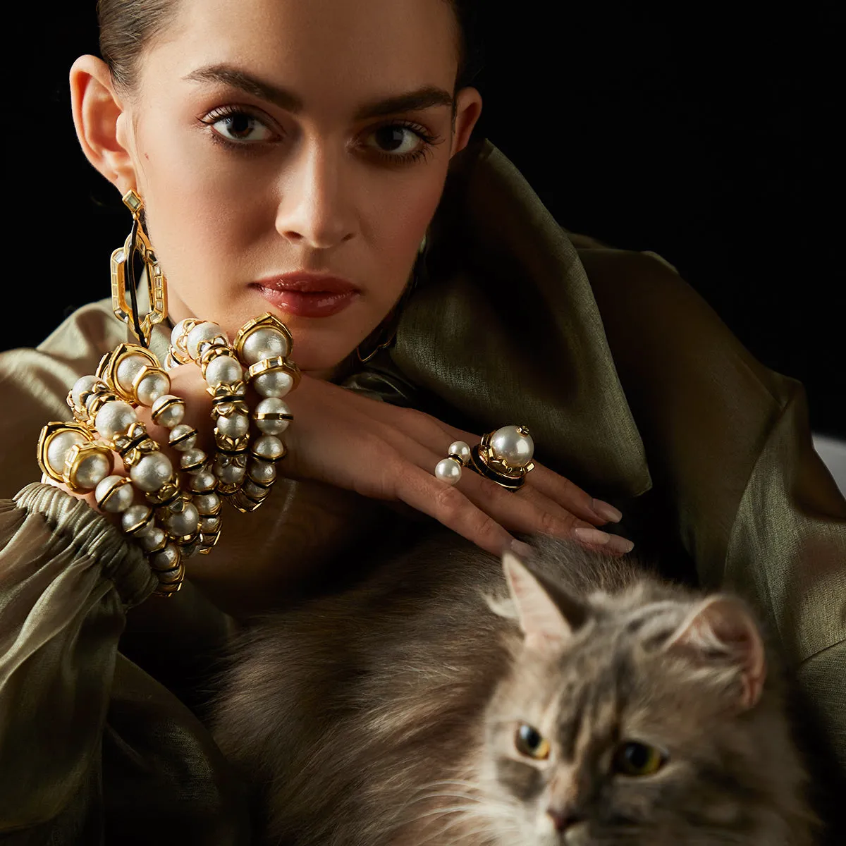 Amara Mirror Pearl Cuff
