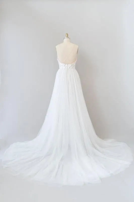 Amazing Chapel Train Appliques Tulle Wedding Dress