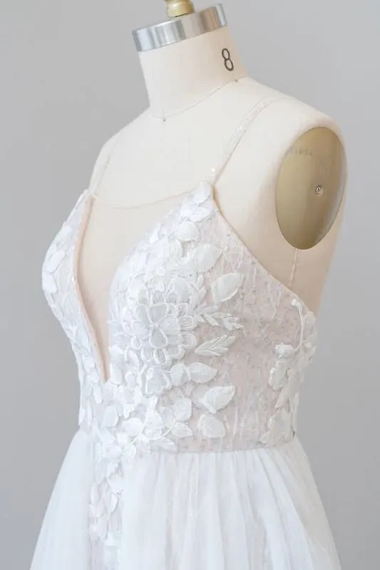 Amazing Chapel Train Appliques Tulle Wedding Dress