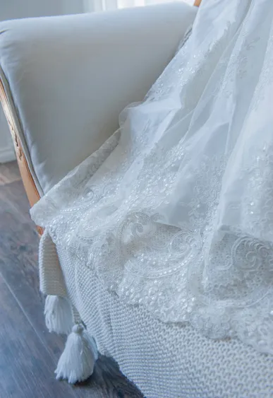 BT19171 White Silk