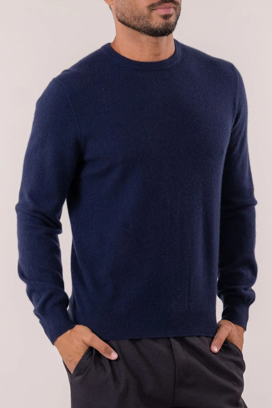CLASSIC CREWNECK SWEATER