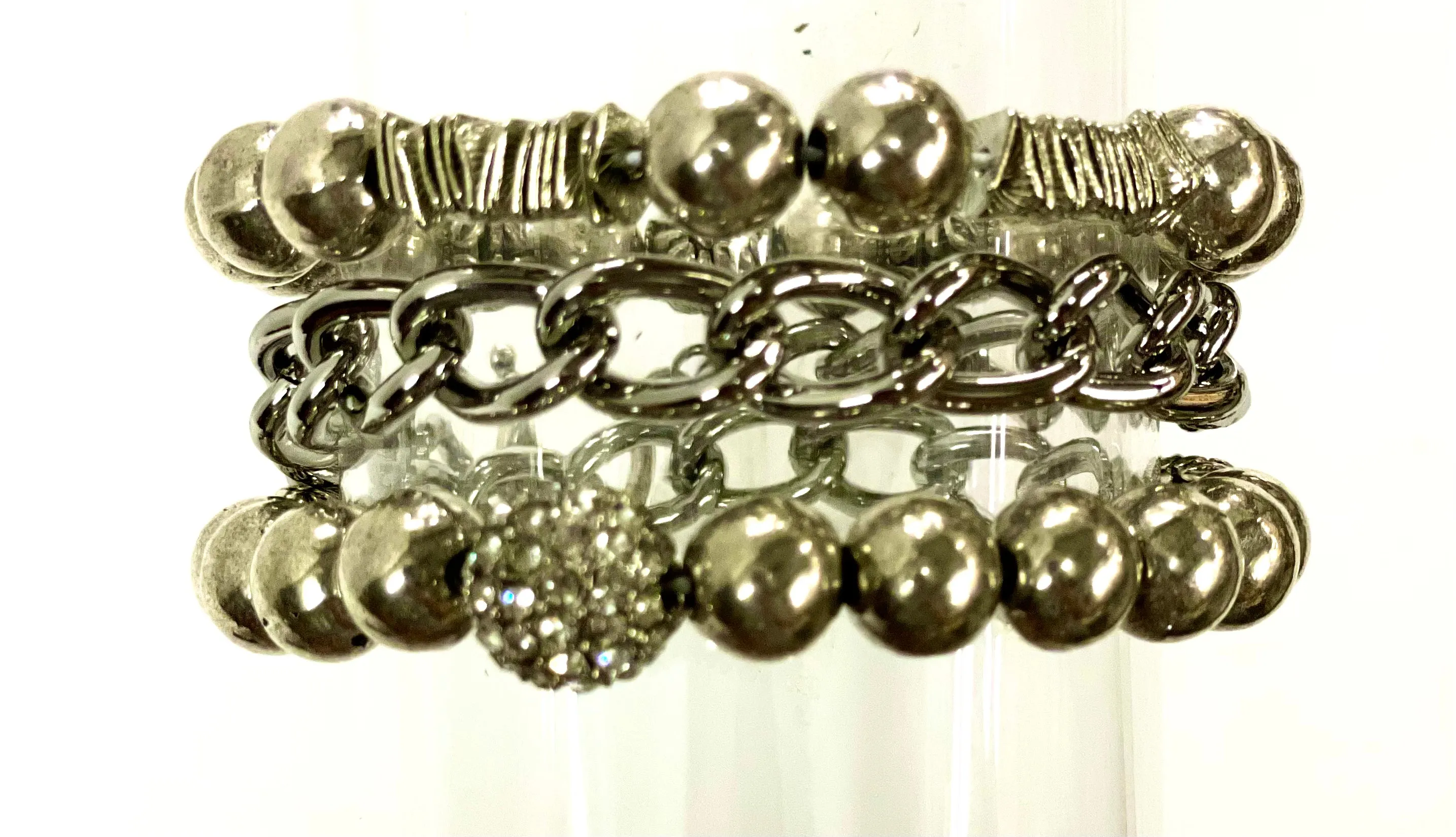 Hand beaded bracelet set silver with no pendant